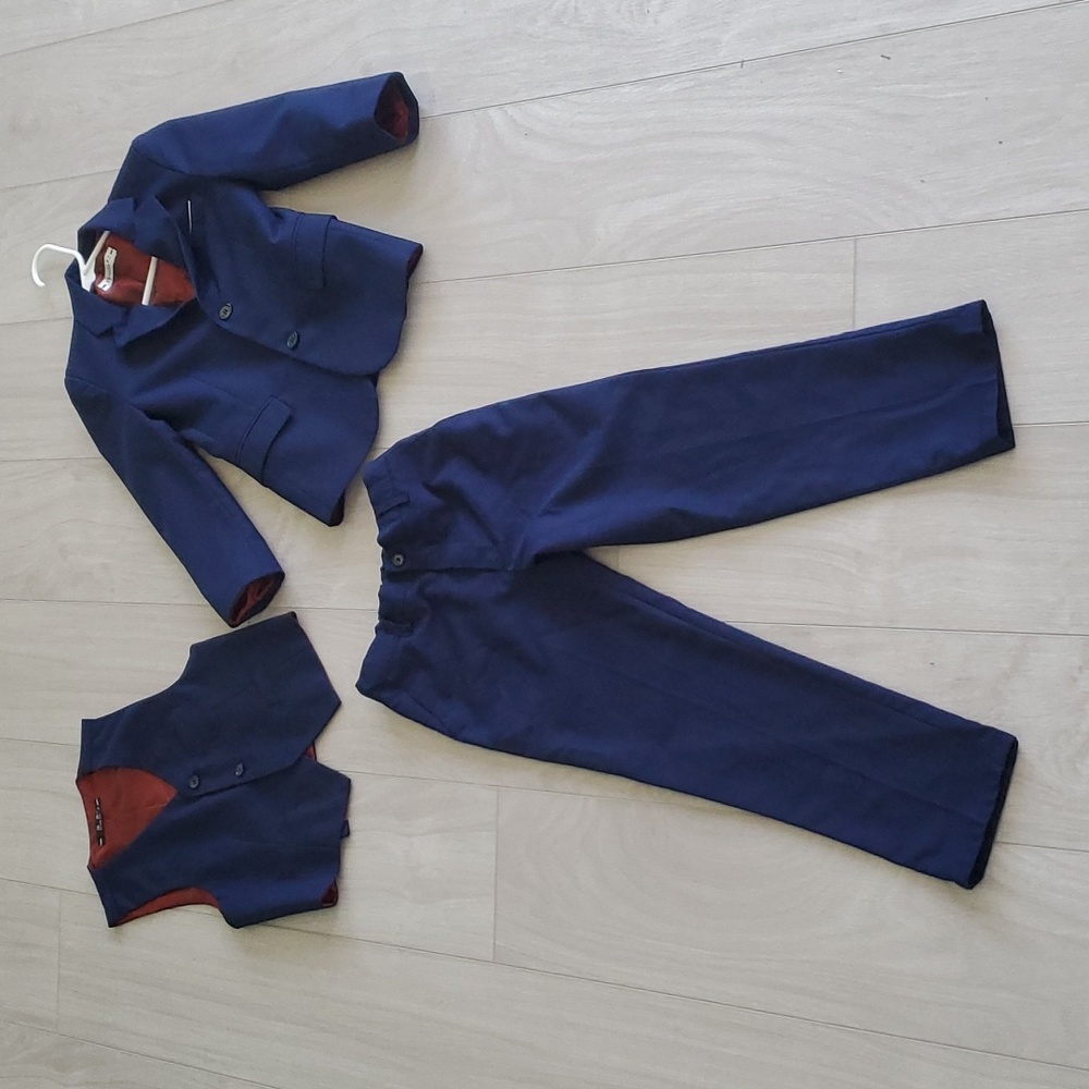 Yuan Lu Boys Navy 3 piece suit